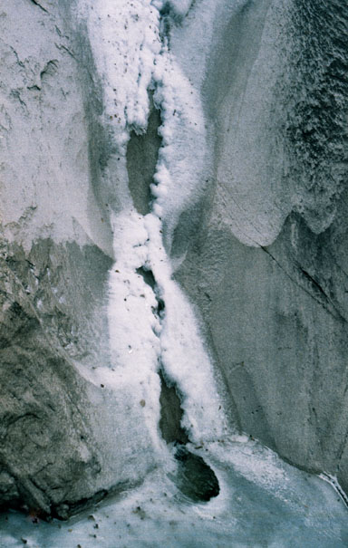 Vereister Wasserfall.